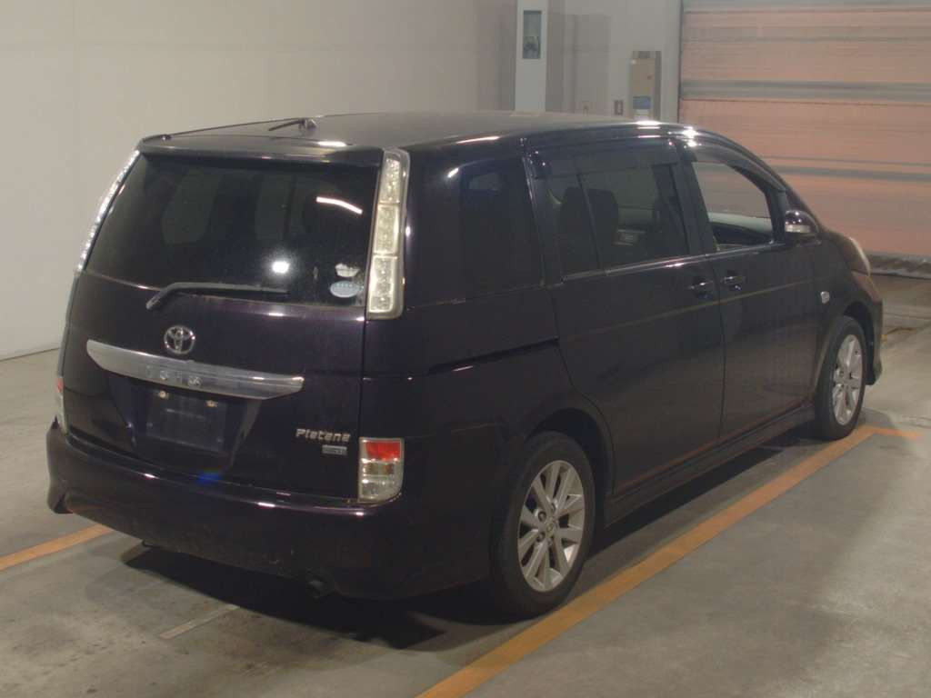 2011 Toyota Isis ZGM11W[1]