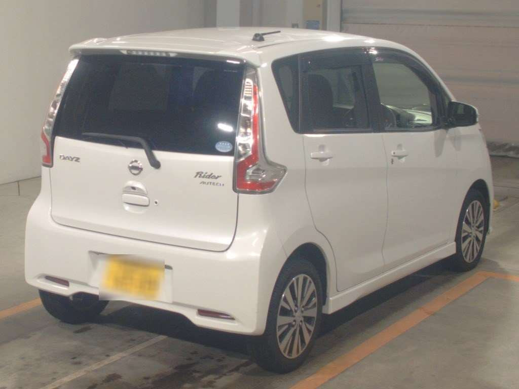 2017 Nissan DAYZ B21W[1]