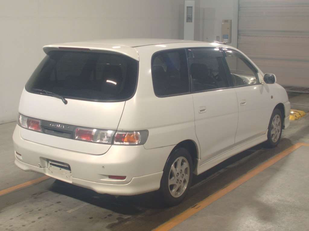 2000 Toyota Gaia SXM10G[1]