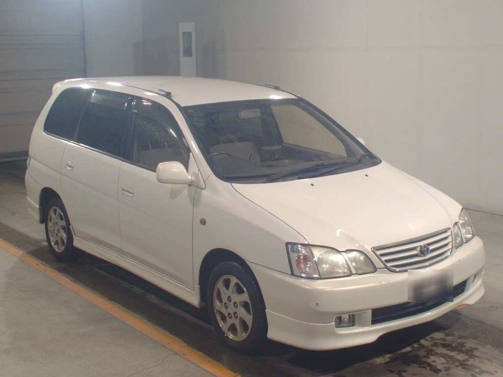 2000 Toyota Gaia SXM10G[2]