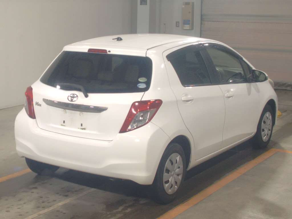 2013 Toyota Vitz KSP130[1]