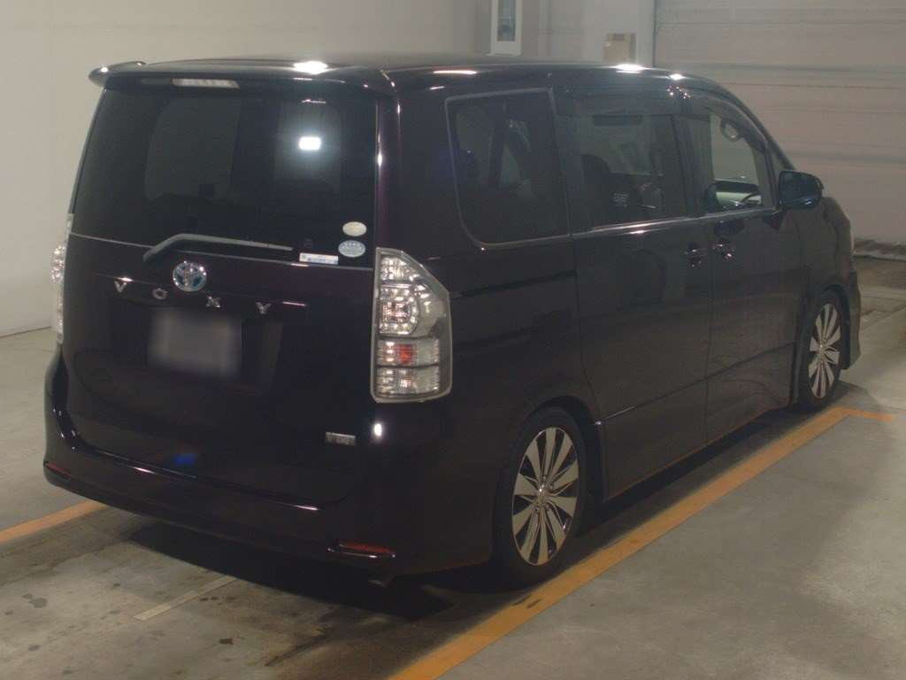 2010 Toyota Voxy ZRR70W[1]