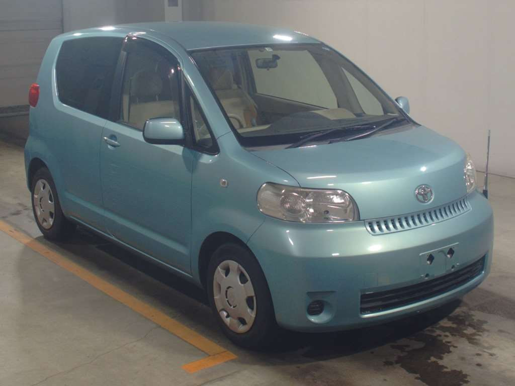 2005 Toyota Porte NNP10[2]