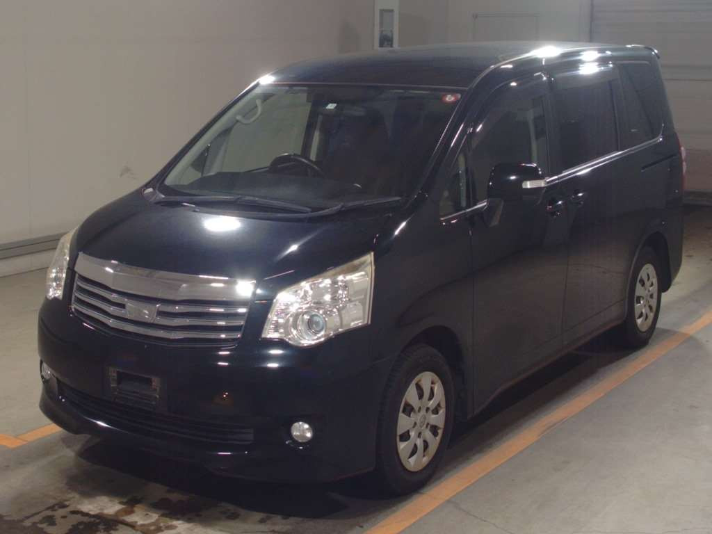 2013 Toyota Noah ZRR70G[0]