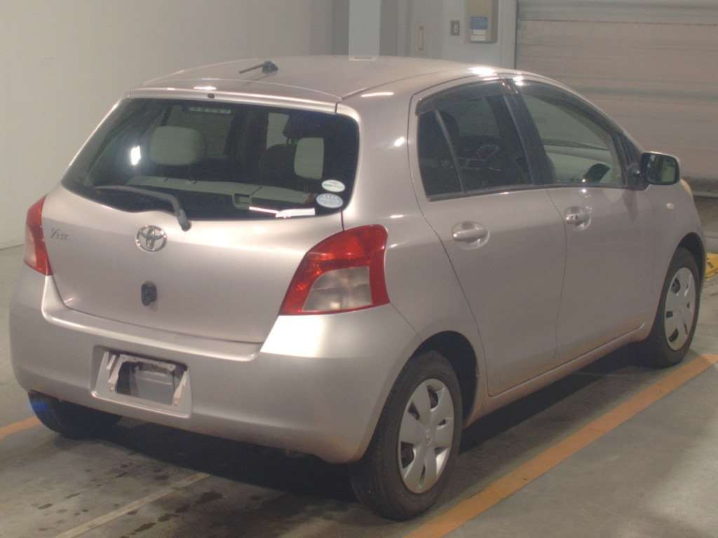 2005 Toyota Vitz KSP90[1]