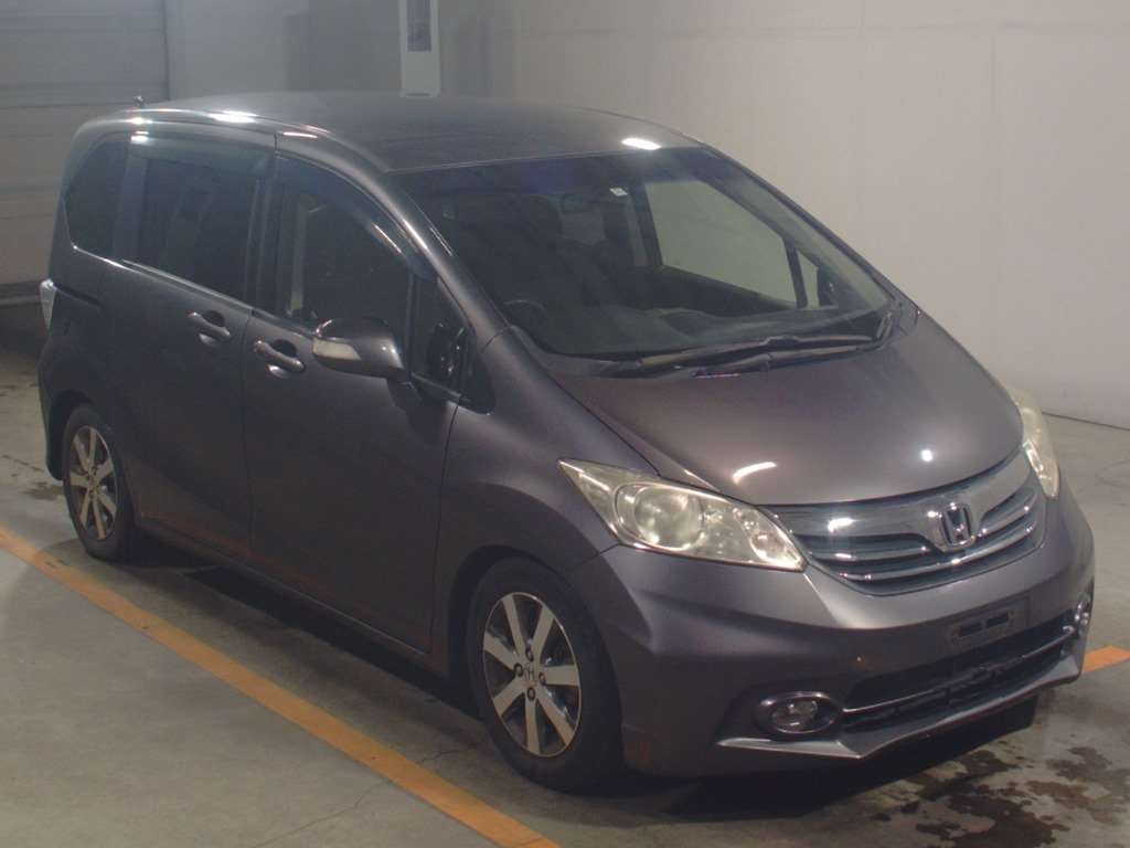 2013 Honda Freed GB3[2]