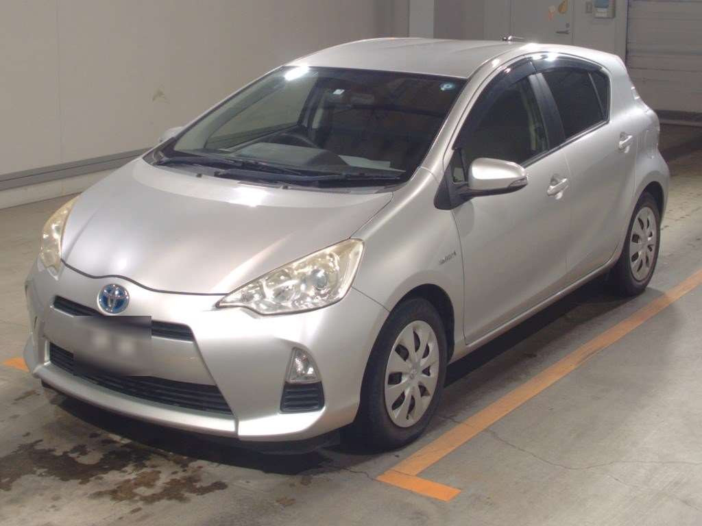 2013 Toyota Aqua NHP10[0]