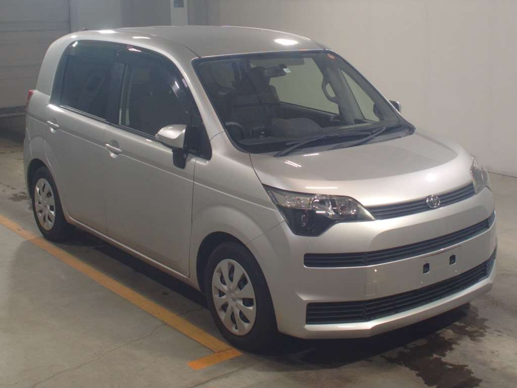 2013 Toyota Spade NCP141[2]