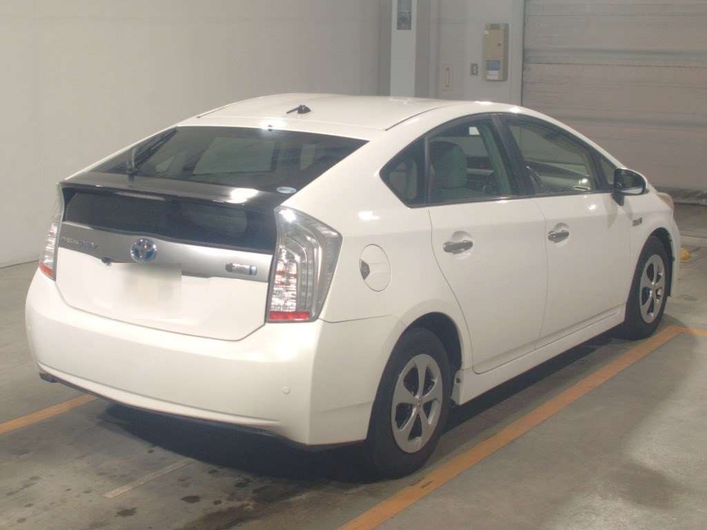 2012 Toyota Prius PHV ZVW35[1]