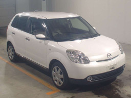 2005 Mazda Verisa