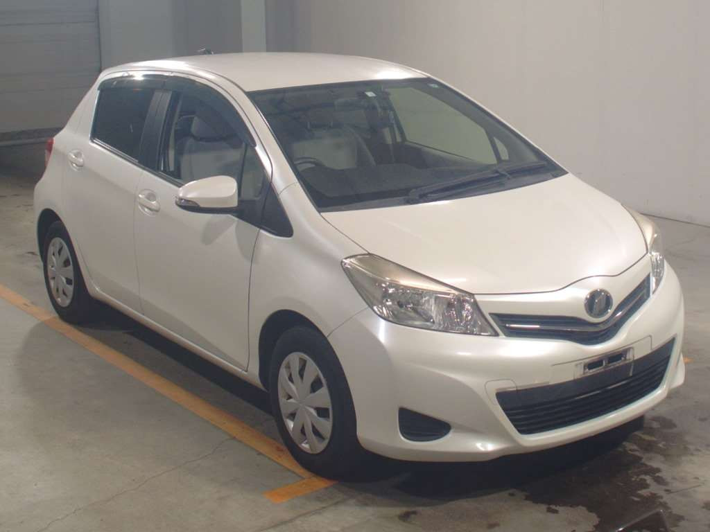 2014 Toyota Vitz KSP130[2]