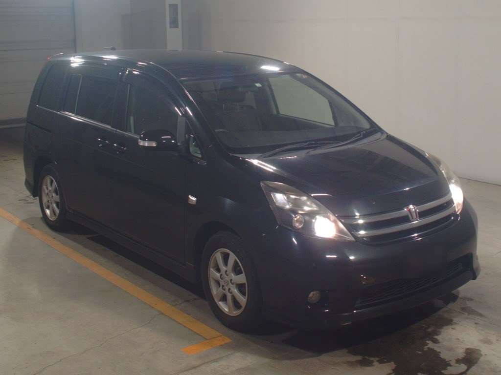 2010 Toyota Isis ZGM10W[2]