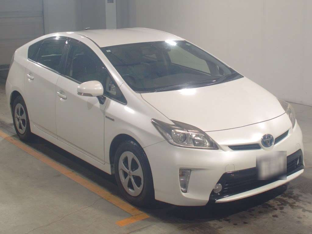 2013 Toyota Prius ZVW30[2]