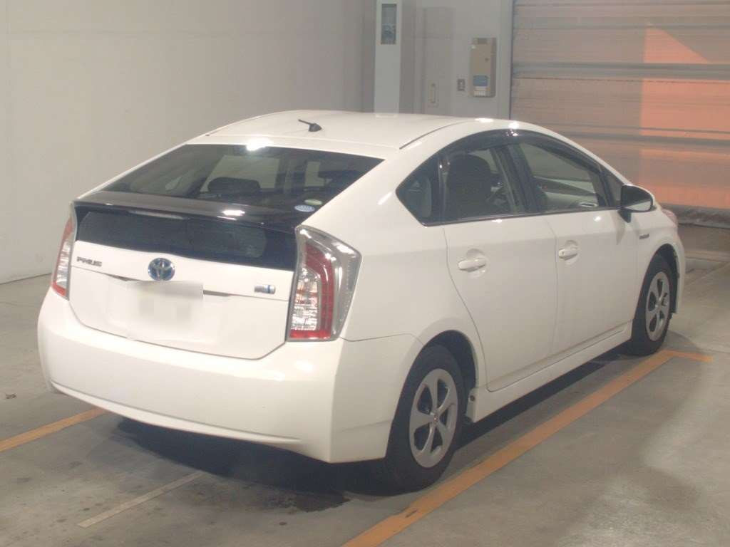 2015 Toyota Prius ZVW30[1]