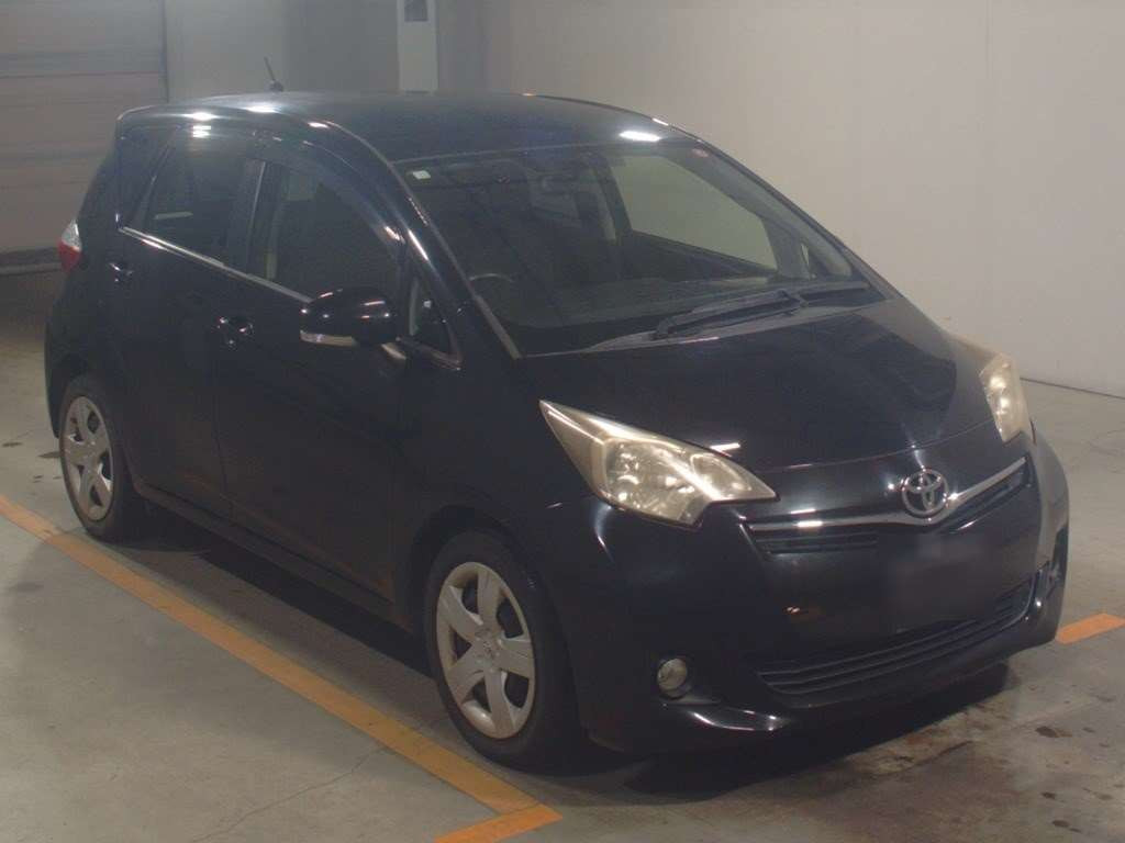 2012 Toyota Ractis NCP120[2]