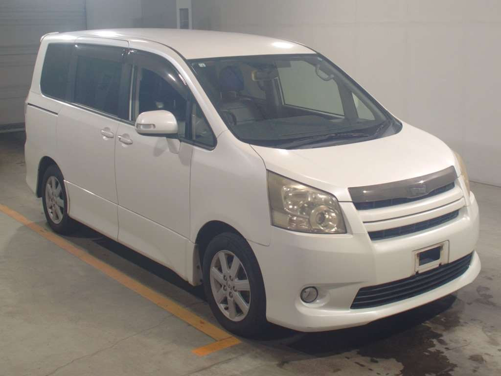 2008 Toyota Noah ZRR70W[2]