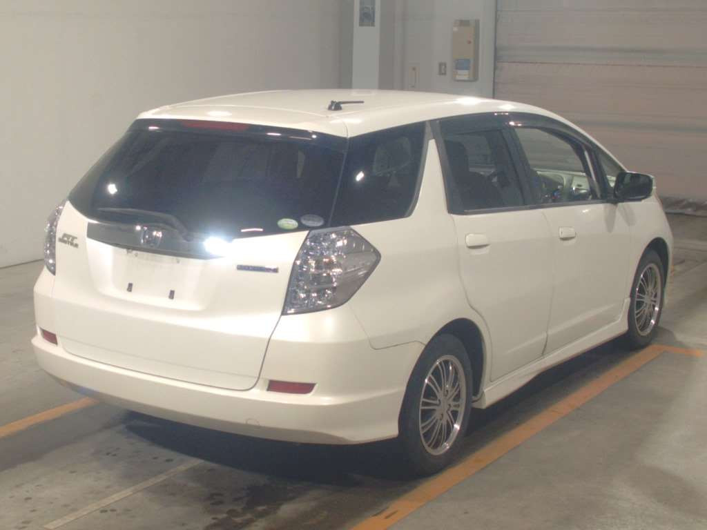 2012 Honda Fit Shuttle Hybrid GP2[1]