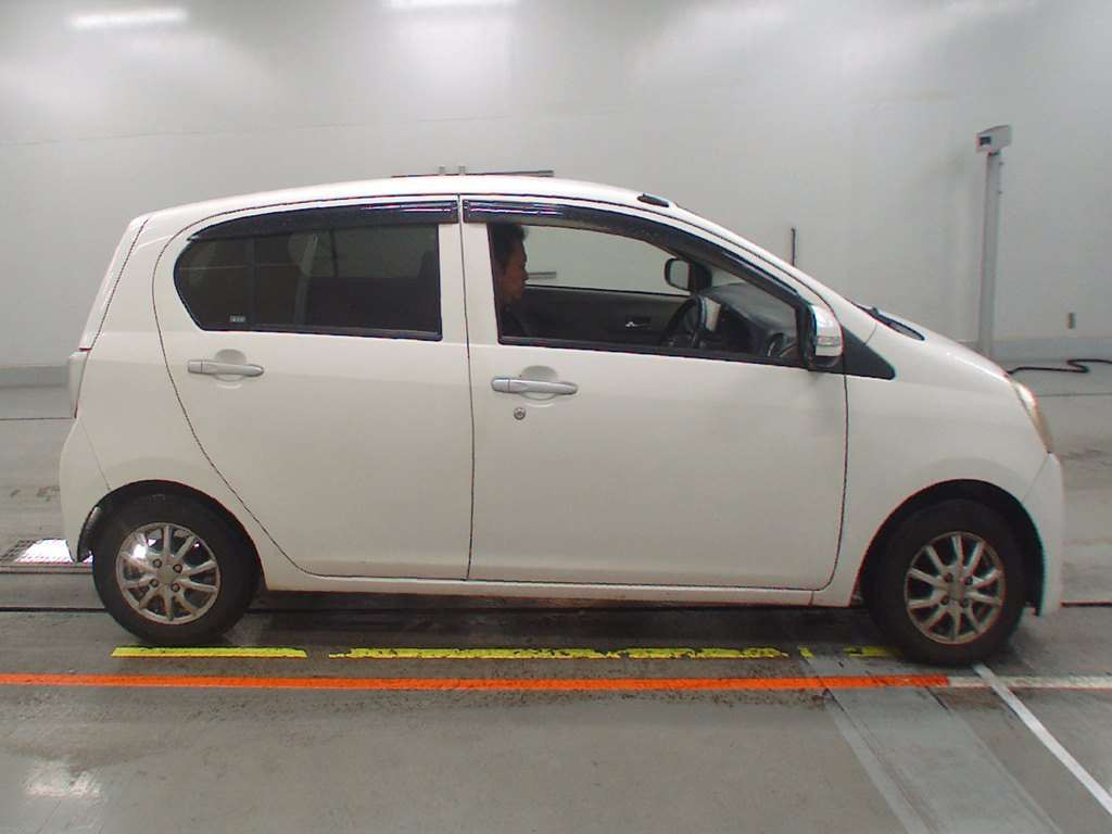 2012 Daihatsu Mira es LA300S[2]