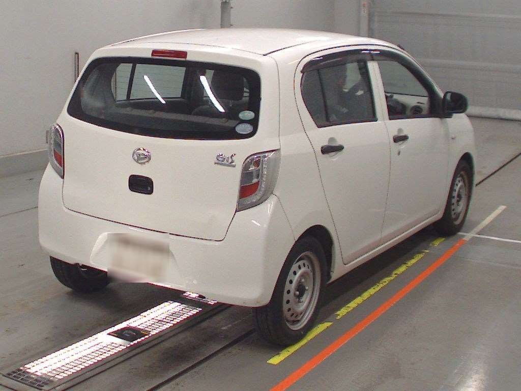 2017 Daihatsu Mira es LA300S[1]