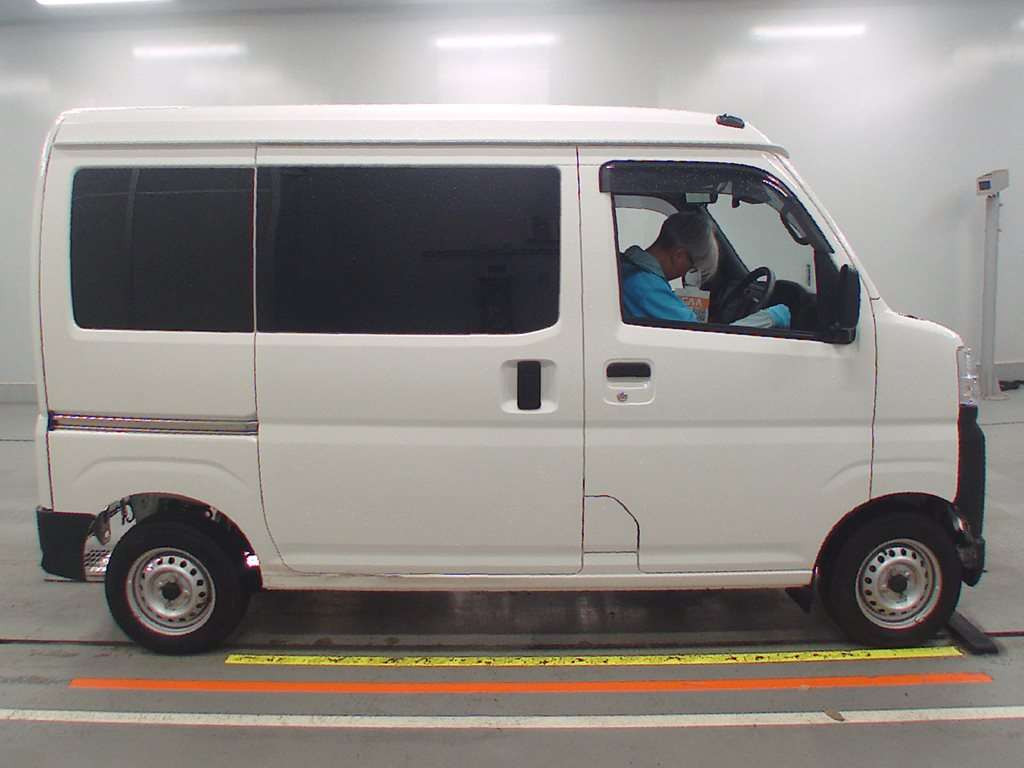 2022 Daihatsu Hijet Cargo S710V[2]