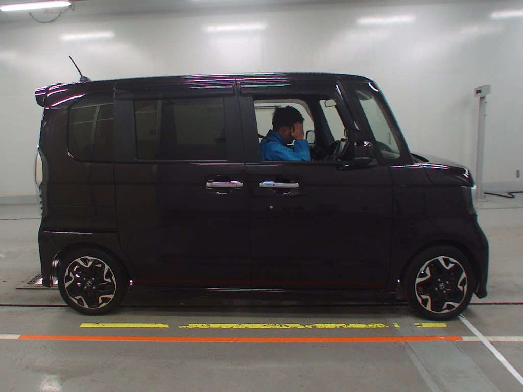 2019 Honda N-BOX CUSTOM JF3[2]