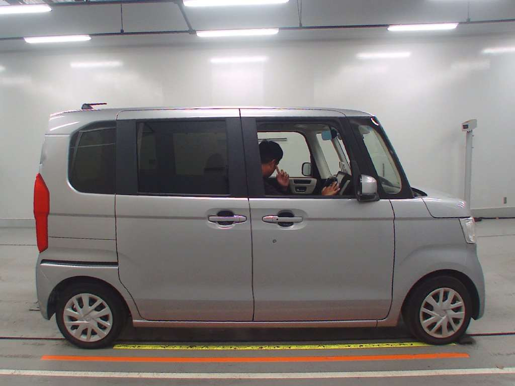 2019 Honda N-BOX JF3[2]