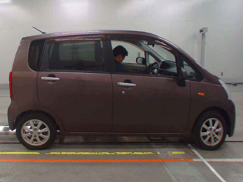 2011 Daihatsu Move LA100S[2]