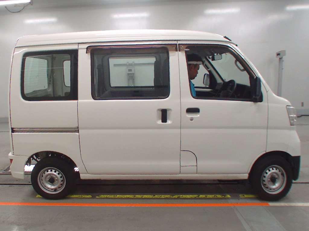 2018 Daihatsu Hijet Cargo S321V[2]