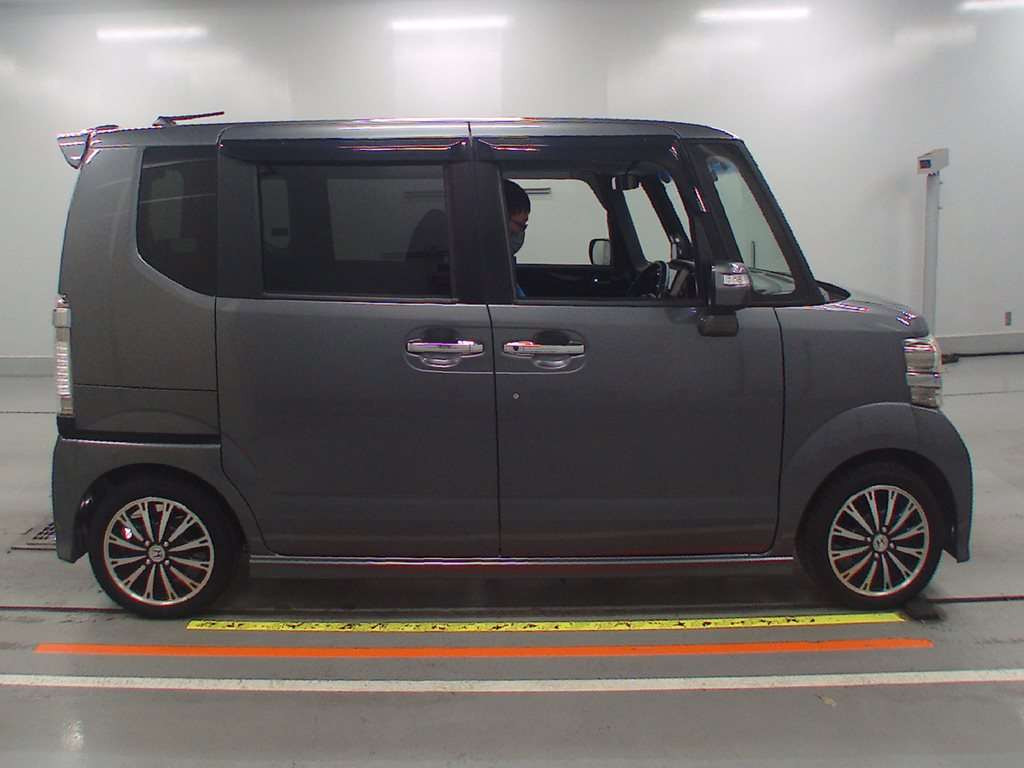 2012 Honda N-BOX CUSTOM JF1[2]