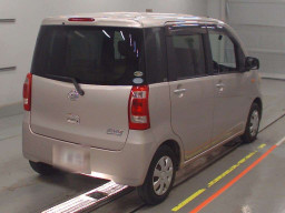 2010 Daihatsu Tanto exe