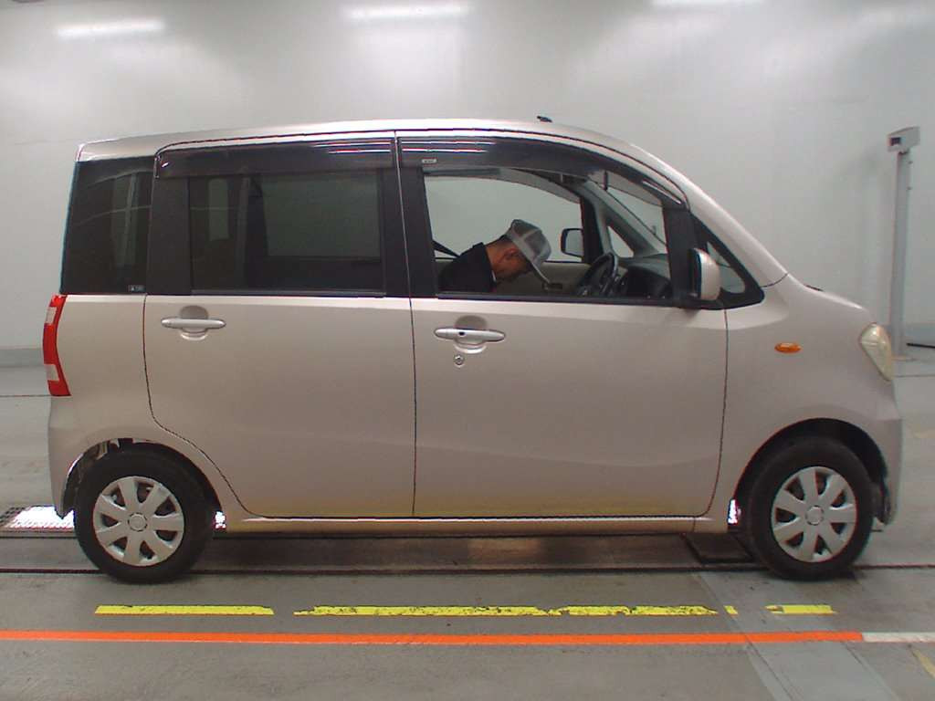 2010 Daihatsu Tanto exe L455S[2]