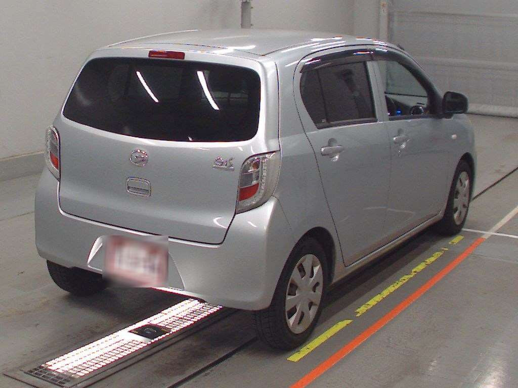 2015 Daihatsu Mira es LA300S[1]