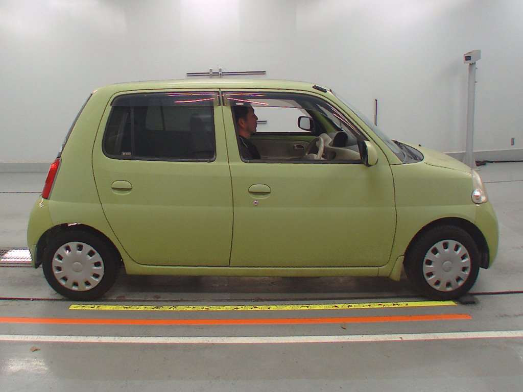 2009 Daihatsu Esse L235S[2]