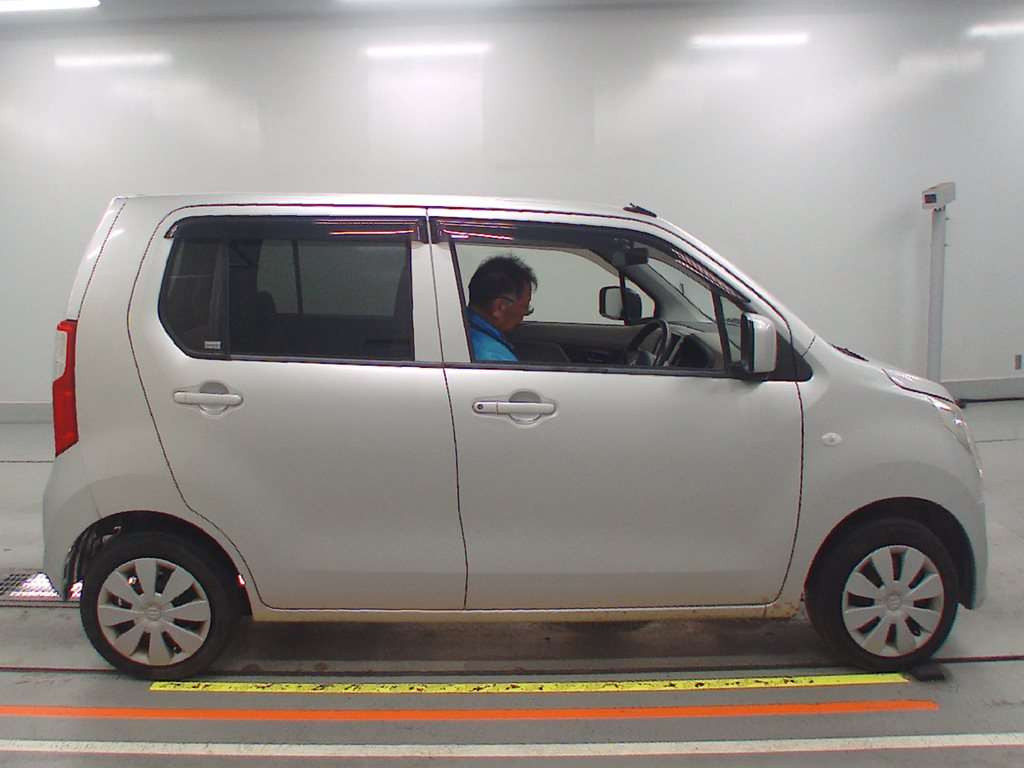 2013 Suzuki Wagon R MH34S[2]