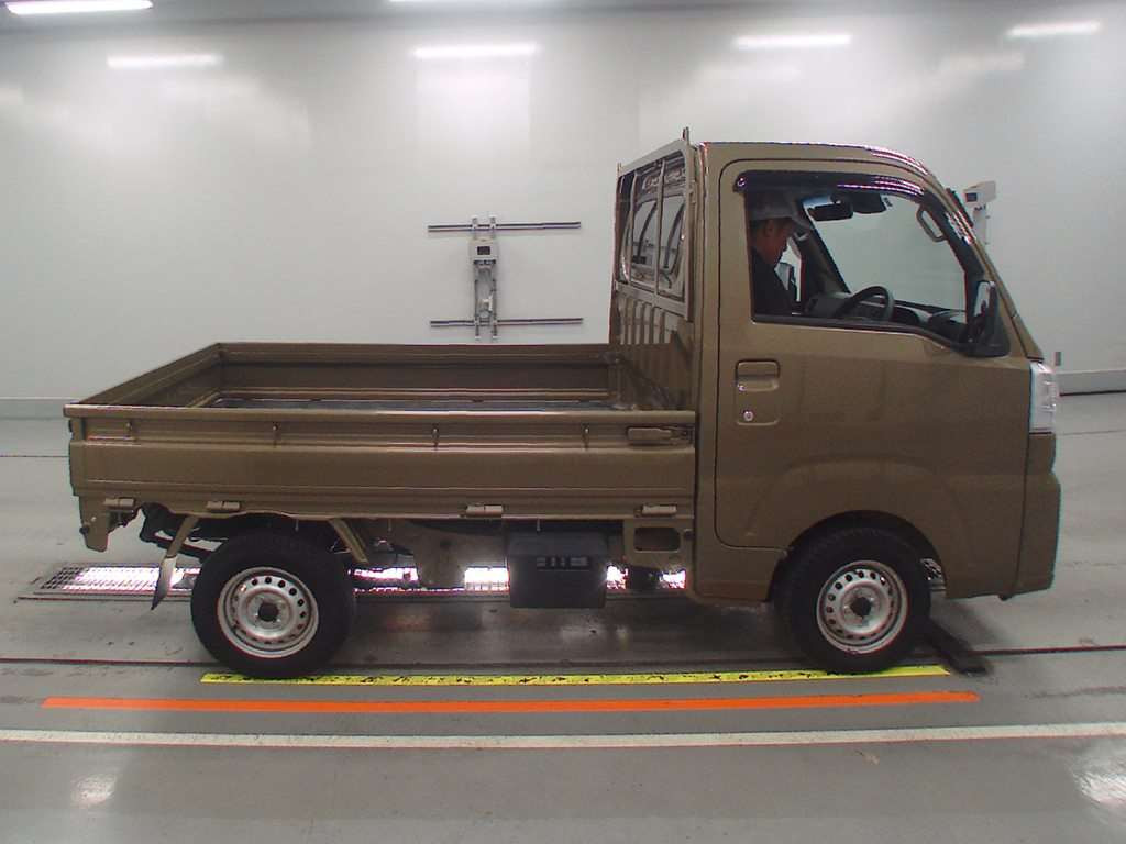 2022 Daihatsu Hijet Truck S510P[2]