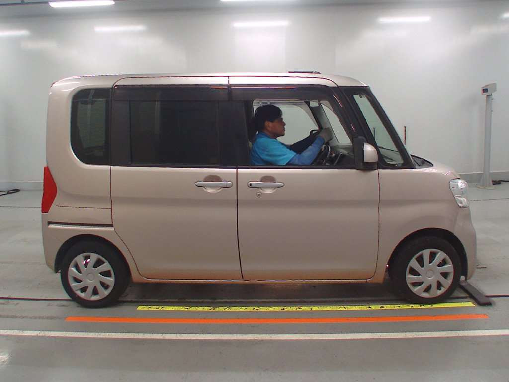 2014 Daihatsu Tanto LA600S[2]