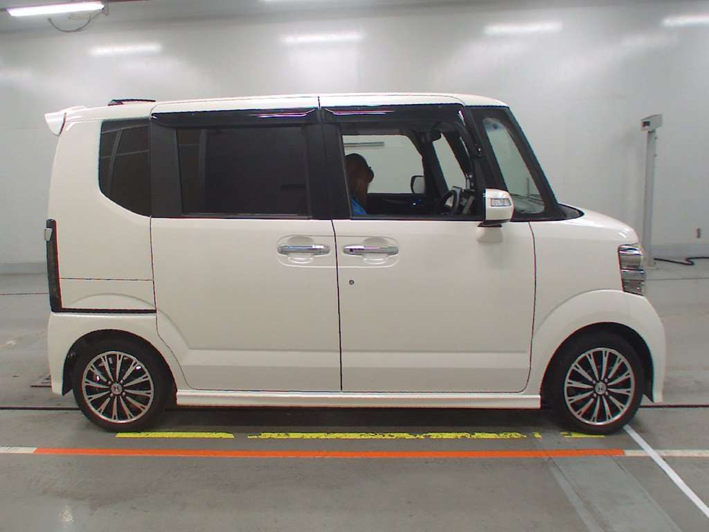 2013 Honda N-BOX CUSTOM JF1[2]