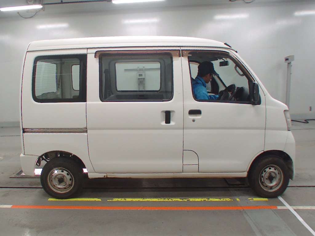 2012 Daihatsu Hijet Cargo S331V[2]