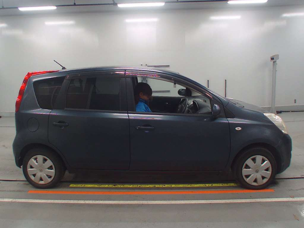 2012 Nissan Note E11[2]