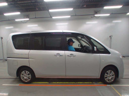 2012 Nissan Serena