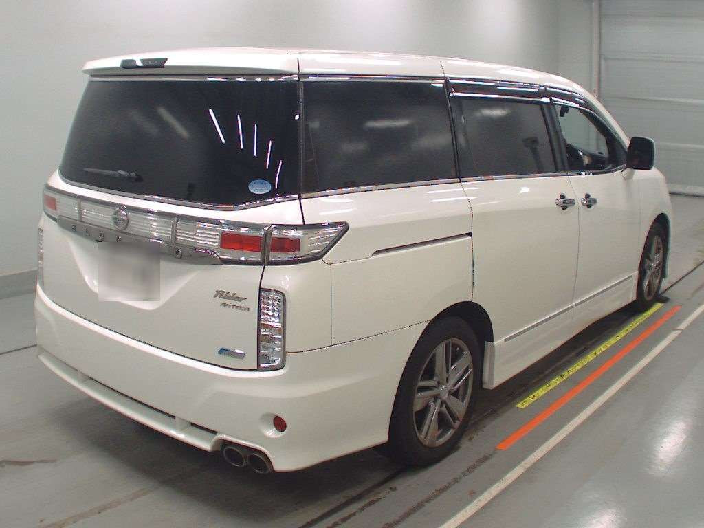 2011 Nissan Elgrand TE52[1]