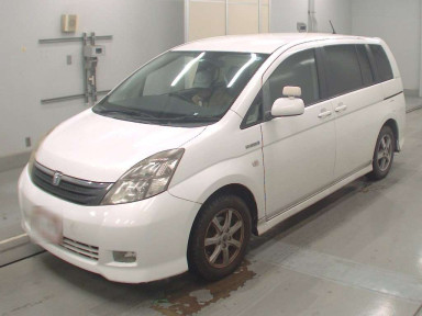 2005 Toyota Isis