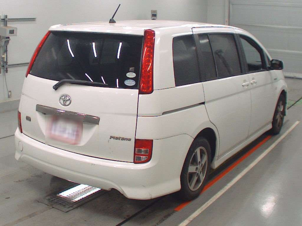 2005 Toyota Isis ZNM10W[1]