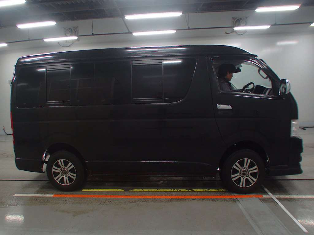 2012 Toyota Hiace Wagon TRH219W[2]