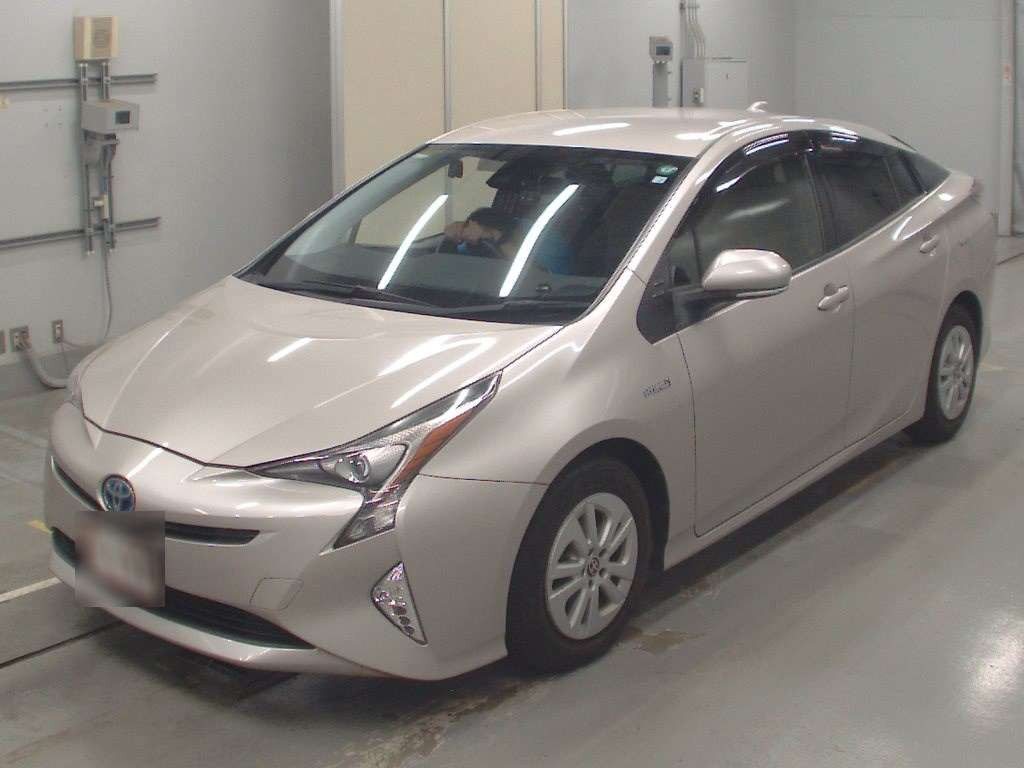 2016 Toyota Prius ZVW50[0]