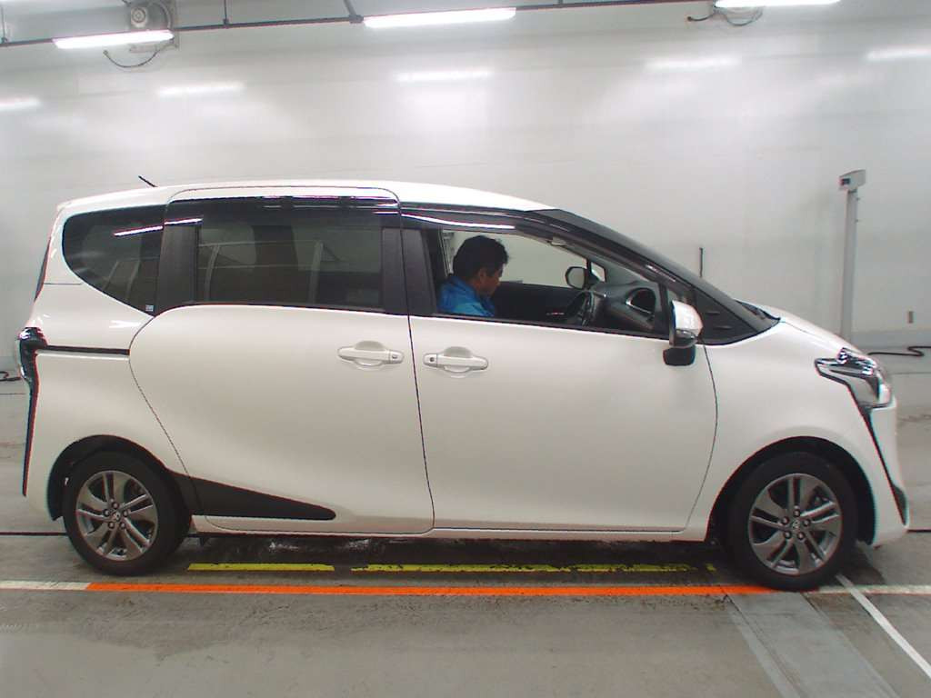 2019 Toyota Sienta NSP170G[2]