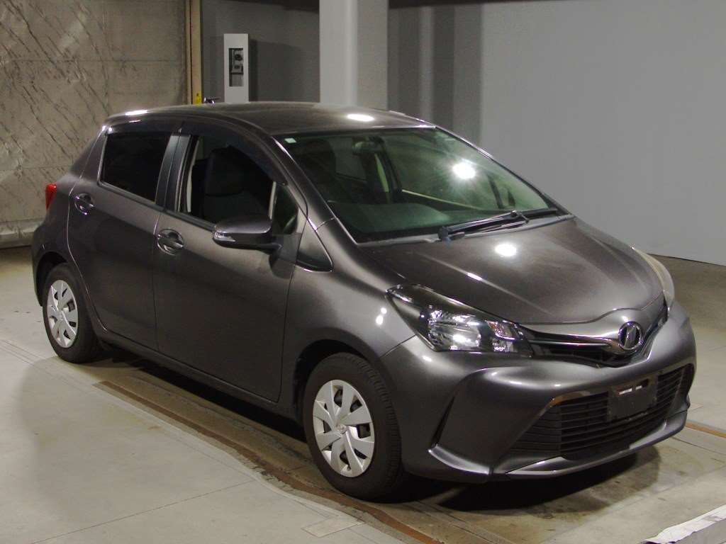 2015 Toyota Vitz KSP130[2]