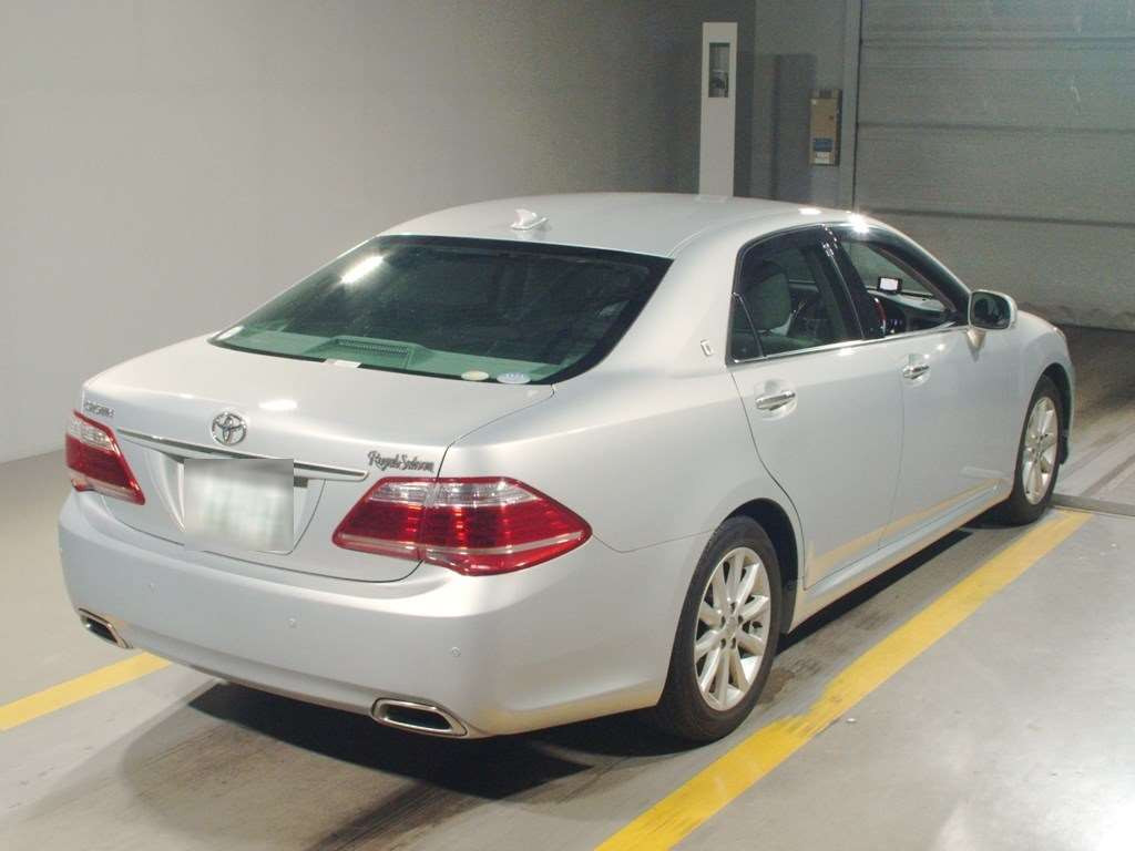 2010 Toyota Crown GRS202[1]