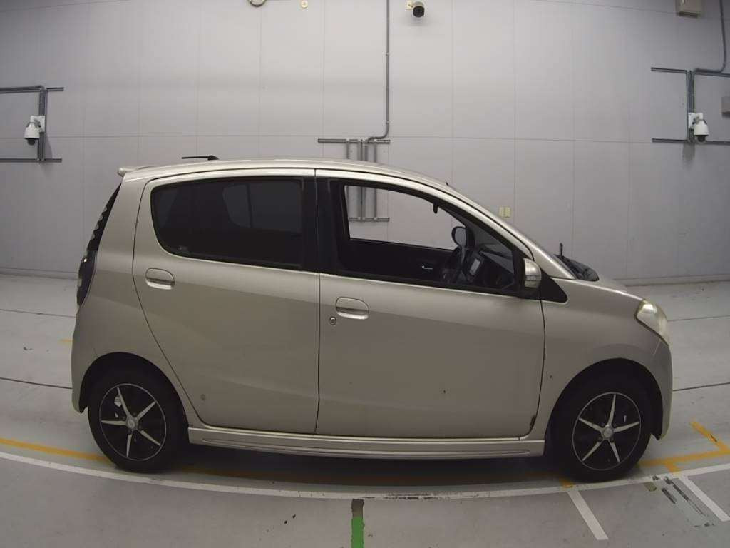 2010 Daihatsu Mira Custom L285S[2]