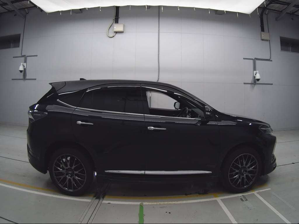 2017 Toyota Harrier ZSU60W[2]